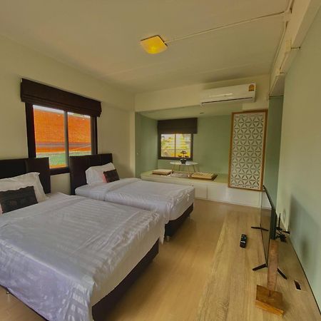Хостел Baan Ploy In (Adults Only) Чиангмай Экстерьер фото