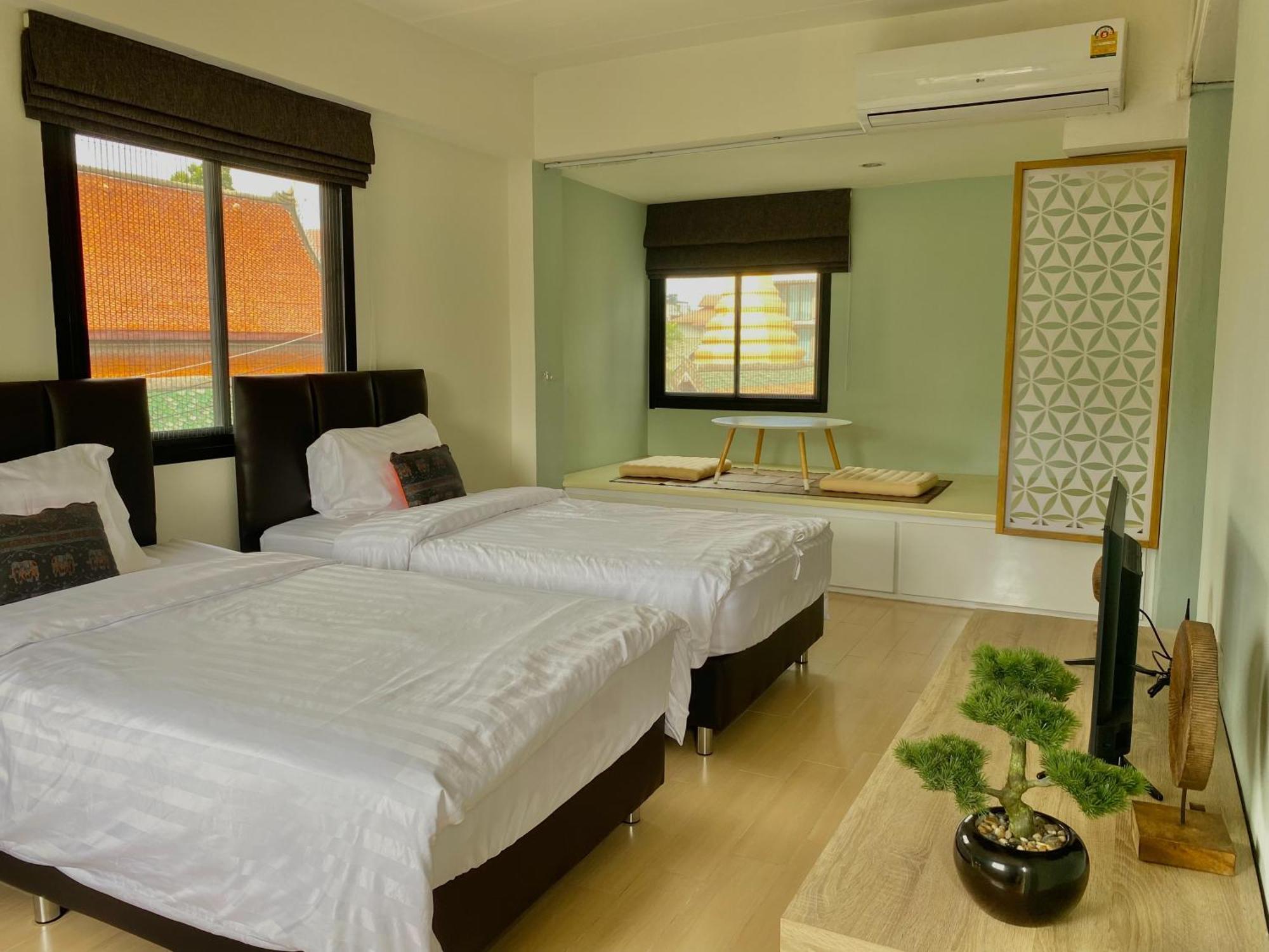 Хостел Baan Ploy In (Adults Only) Чиангмай Экстерьер фото