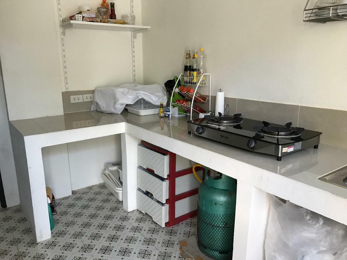 Хостел Baan Ploy In (Adults Only) Чиангмай Экстерьер фото